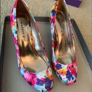 Flower print heels